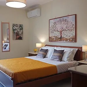 Lorenzo Guest With Free Private Parking-- Cantieri Culturali , Palermo Italy